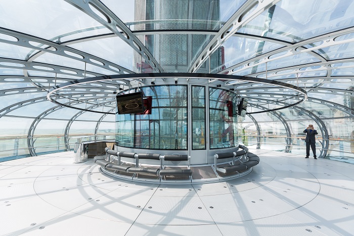 Het interieur van de observatiecapsule. Foto door British Airways i360